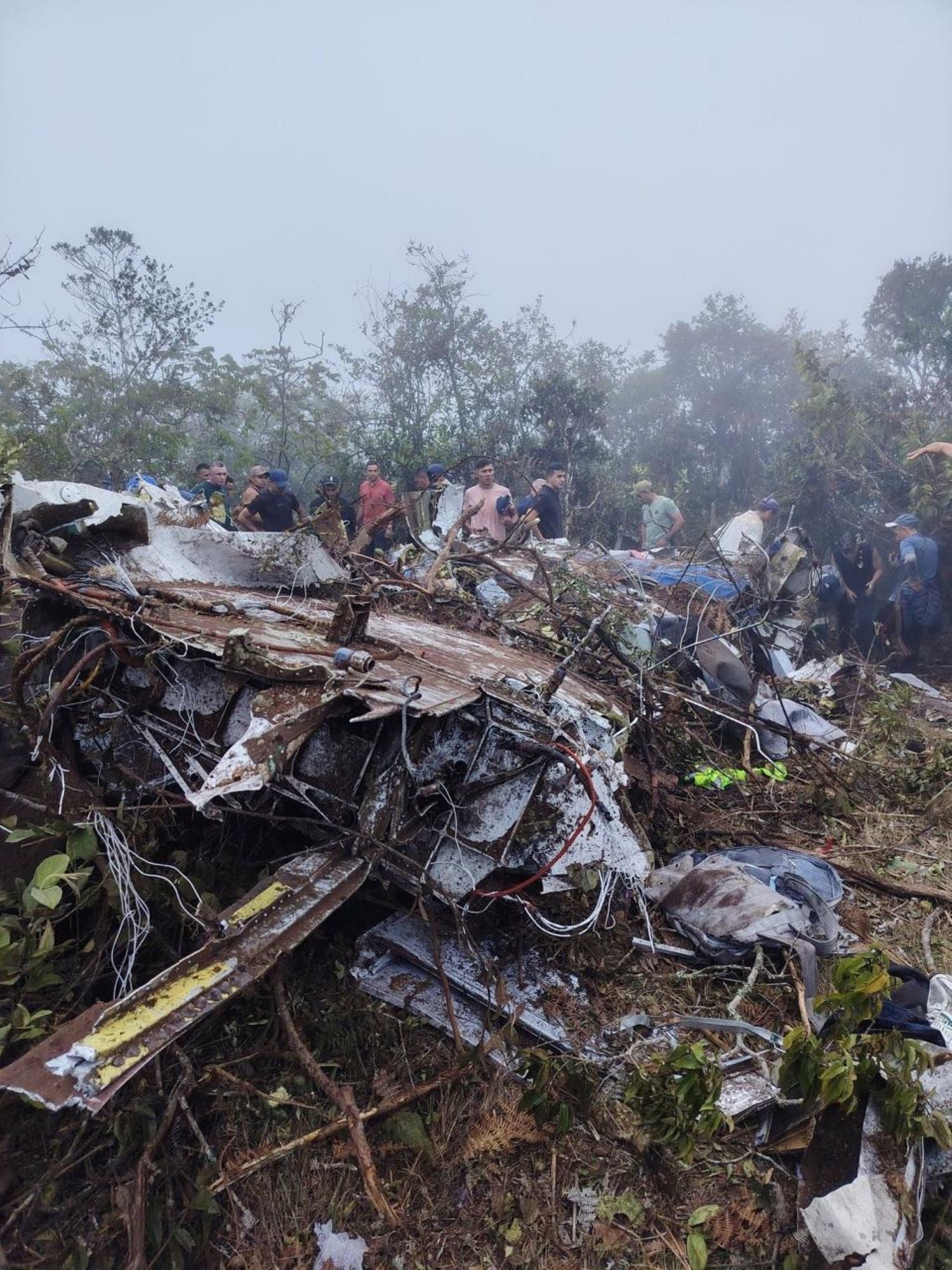 Queda avião na Colômbia. Fontes militares referem 71 sobreviventes