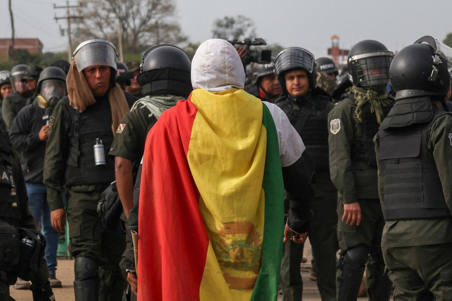 Parlamento boliviano autoriza recurso ao exército para levan