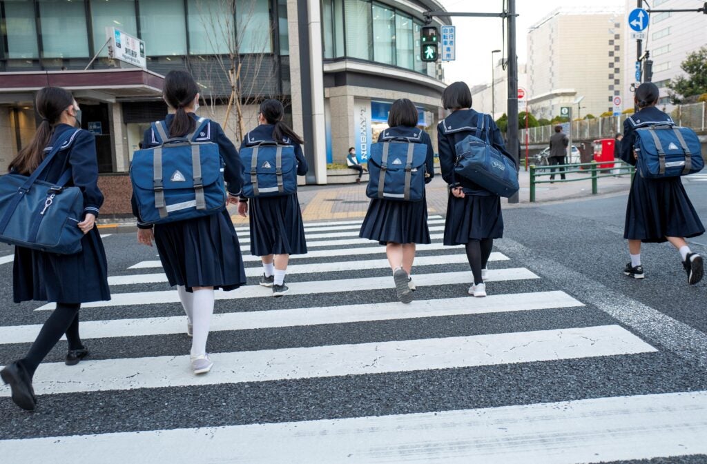 Japão cria plano de ação para reduzir suicídio inf