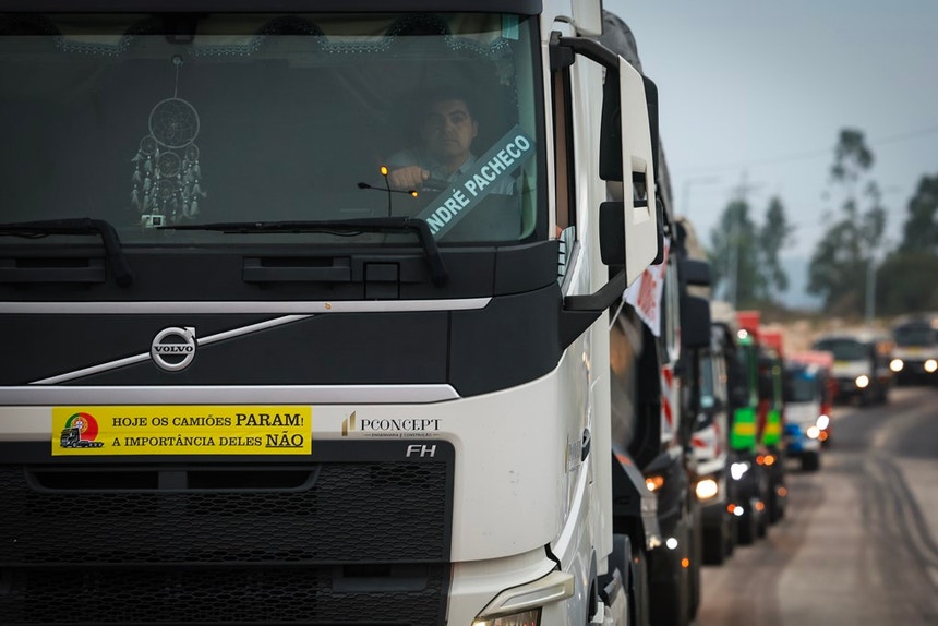 Imagem de Marcha lenta. Empresários do setor das terraplanagens recebidos pelo Governo na segunda-feira