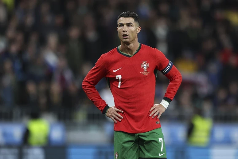 Ronaldo só hoje se junta aos colegas de seleção
