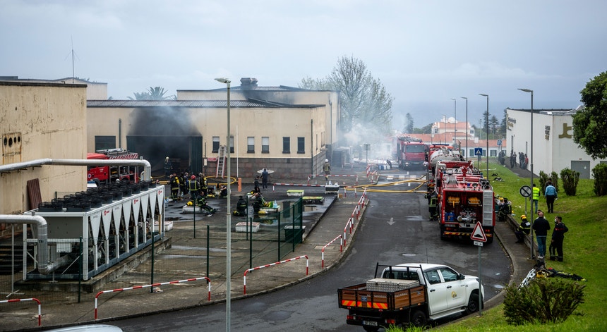 Governo dos Açores declara situação de catástrofe após incêndio no hospital de Ponta Delgada