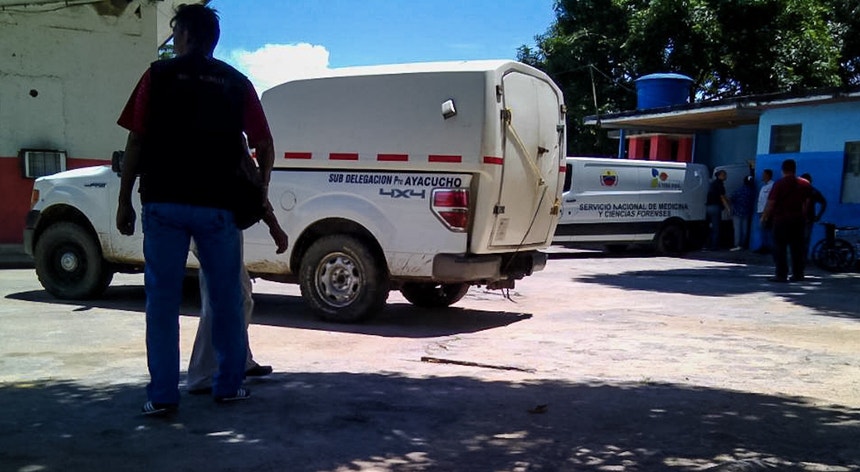 O motim no centro de detenção de Puerto Ayacucho provocou pelo menos 37 mortos
