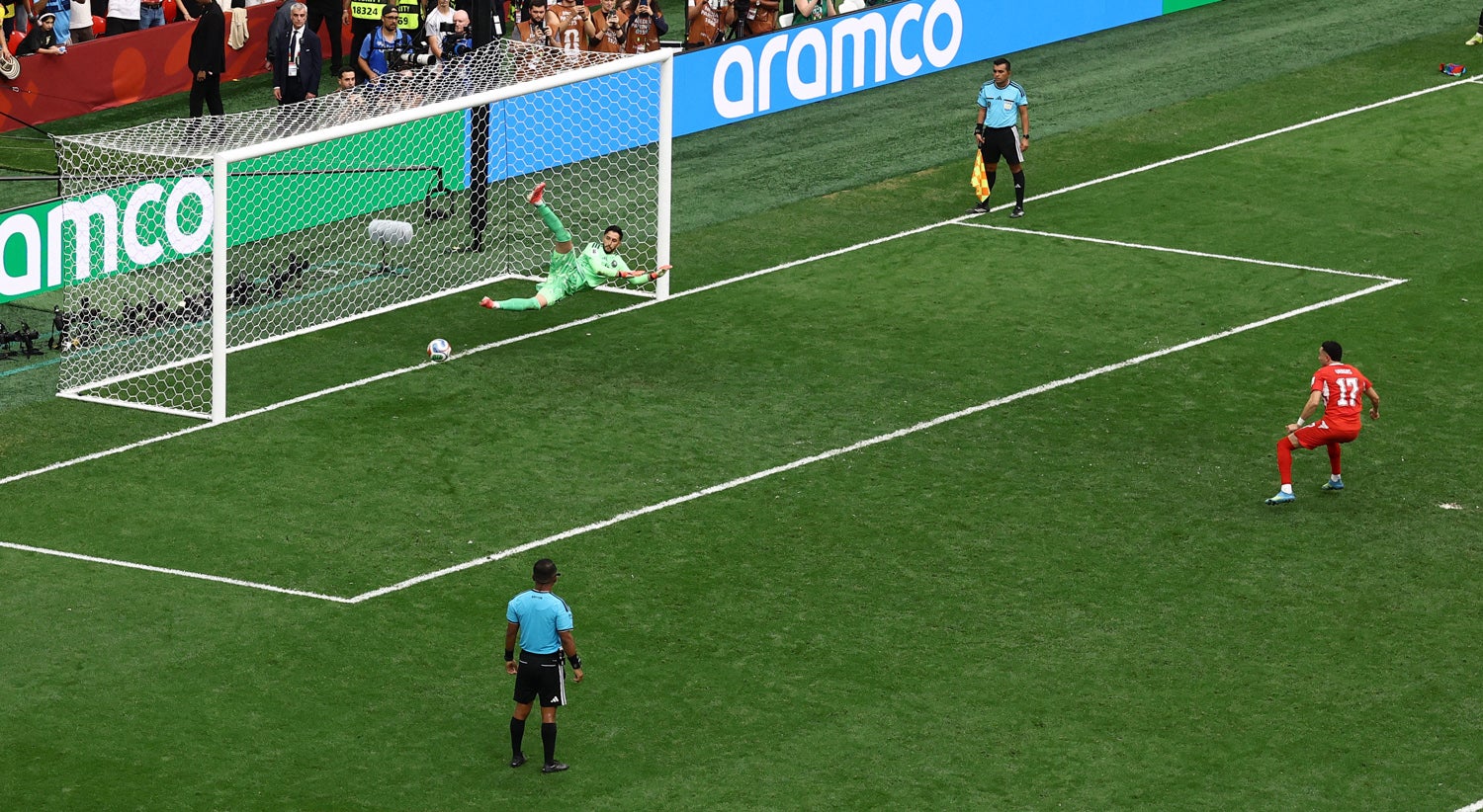 Su��a elimina Col�mbia e est� nos quartos-de-final