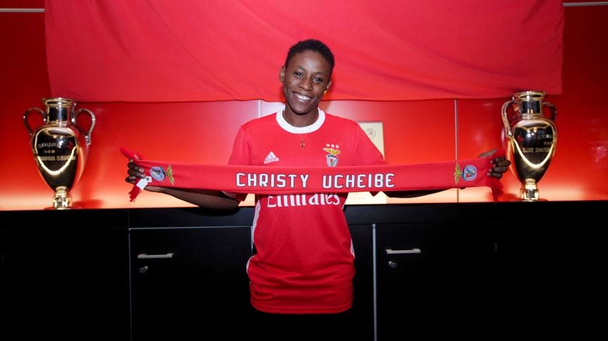 A futebolista nigeriana chegou para reforçar a equipa feminina do Benfica
