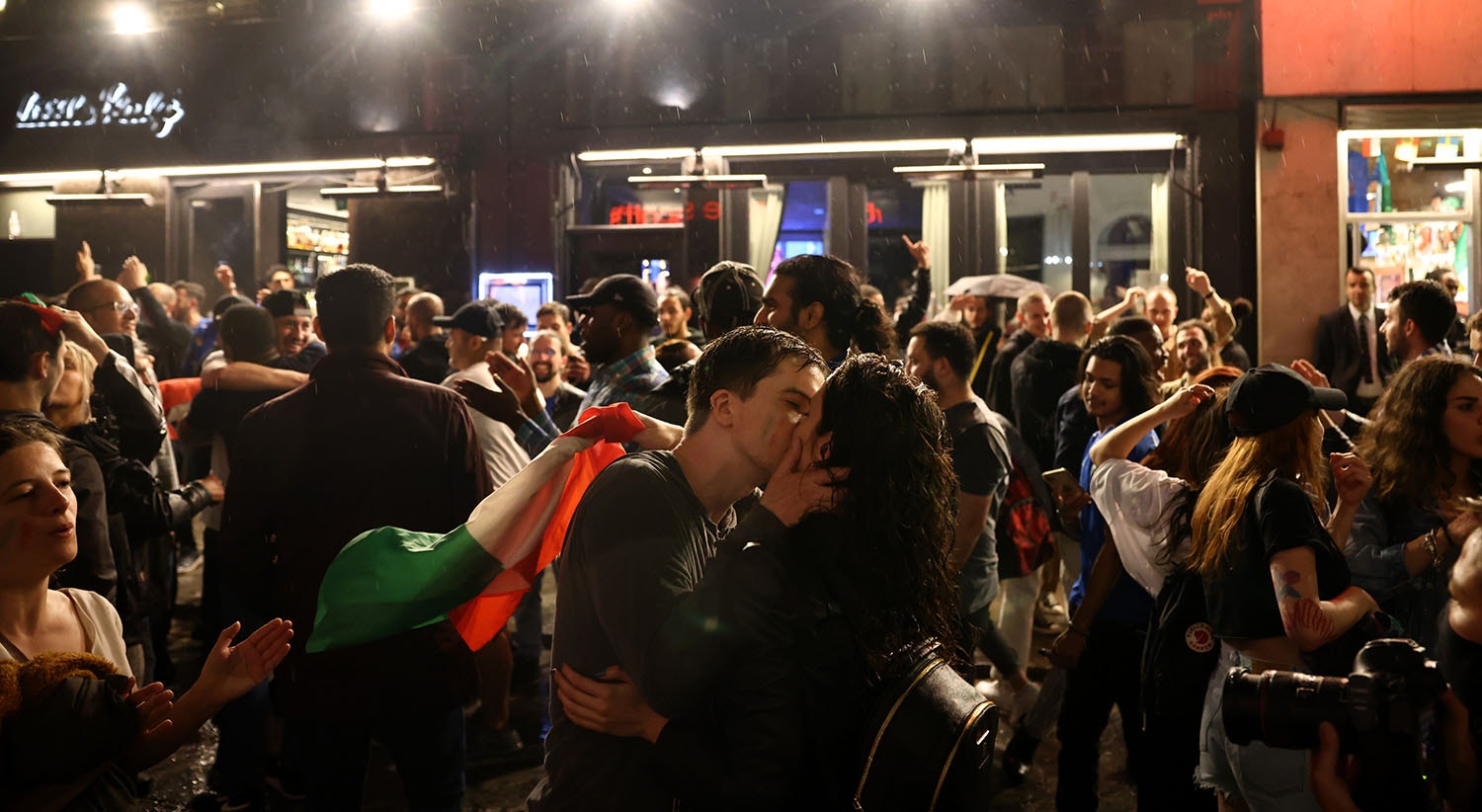  Festejos em Soho Londres | Foto: Henry Nicholls - Reuters 