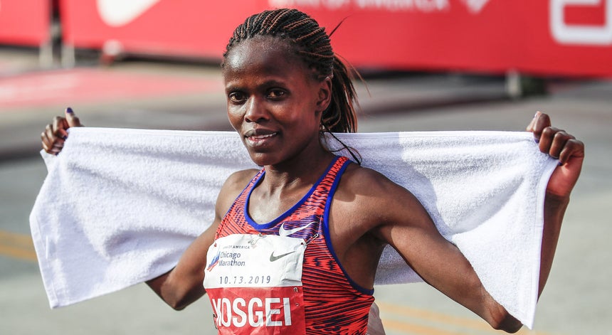 Queniana Brigid Kosgei bateu recorde da maratona que pertencia a Paula Radcliffe