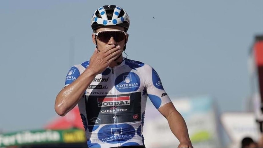 Remco Evenepoel inicia a época na "Algarvia"
