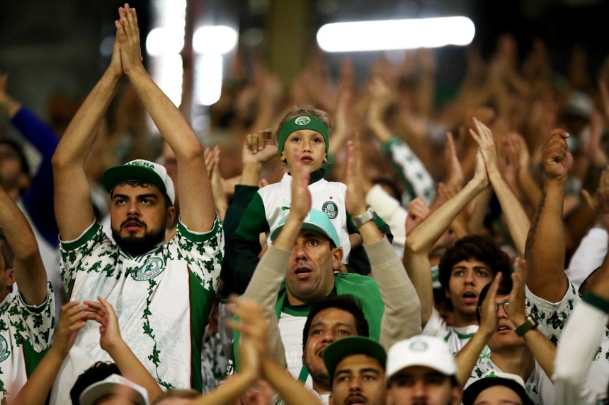 Palmeiras e Cruzeiro goleiam e apuram-se para os `oitavos` da Taça Libertadores