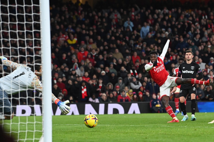 Eddie Nketiah marcou, aos 69 minutos, o terceiro golo do Arsenal
