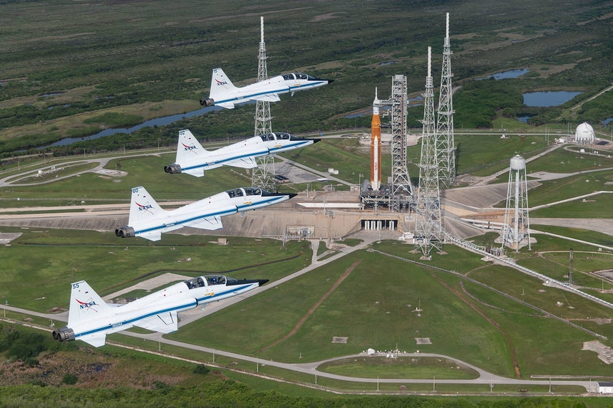 Depois do adiamento do lançamento na segunda-feira a NASA conta poder lançar o Artemis I este sábado, se a meteorologia deixar e não voltar a haver problemas nos técnicos no SLS.
