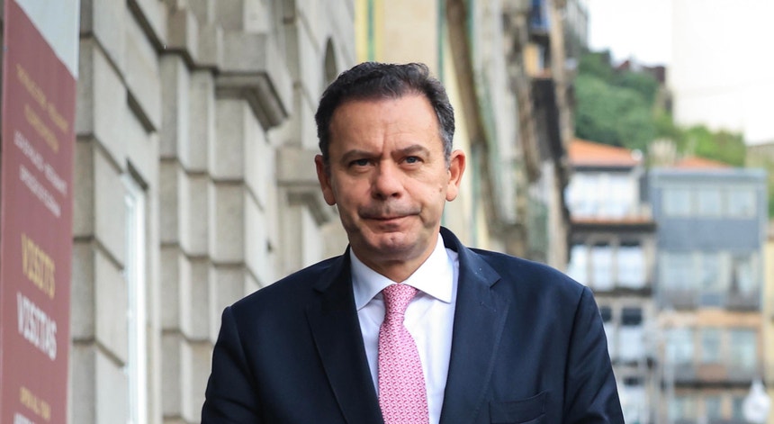 Greve geral. Montenegro lembra que 