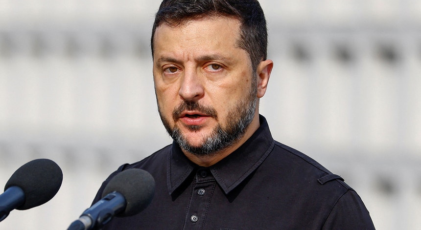 Imagem de Zelensky demite alta responsável da Presidência após suspeitas de corrupção