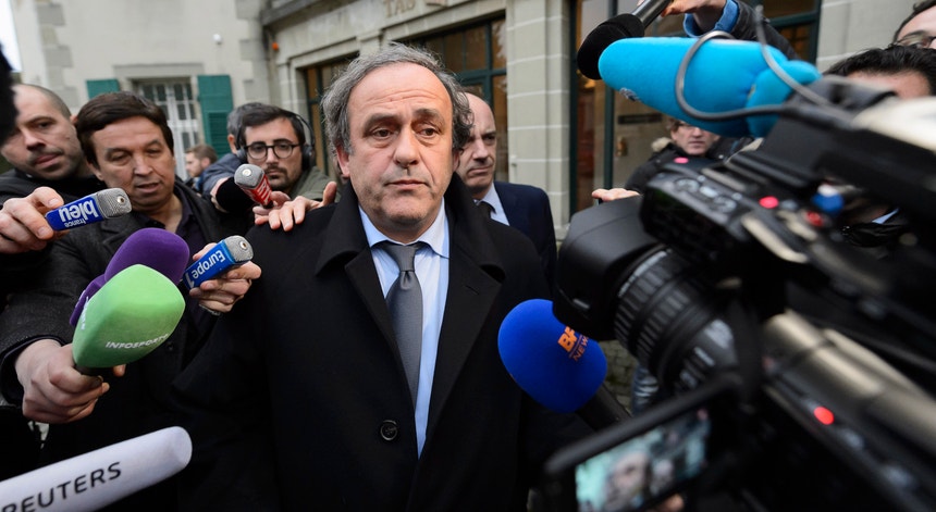 Michel Platini foi interrogado pelas autoridades e saiu em liberdade
