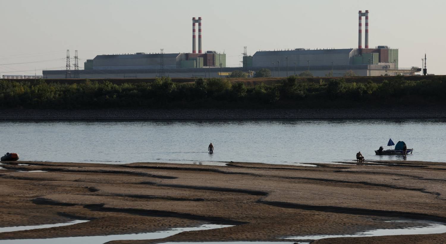 Central Nuclear Húngara Suspende Operações Devido a Níveis Baixos do Rio Danúbio