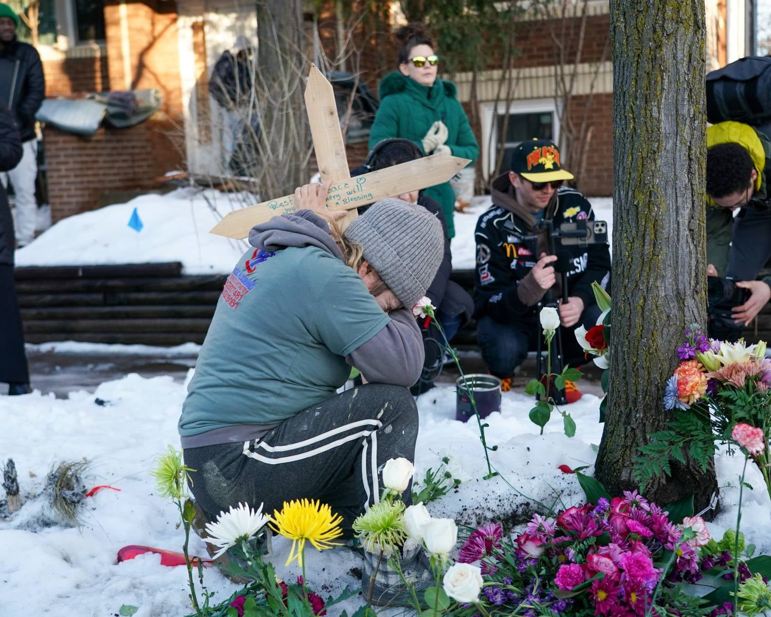 Mulher morta a tiro por agente do ICE nos EUA