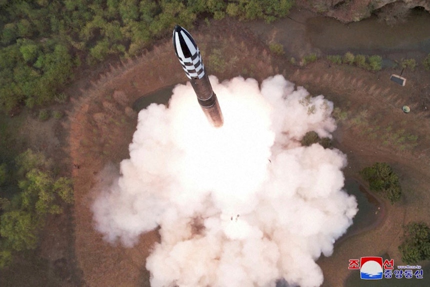 Hwasong-18.  La Corée du Nord teste le premier missile balistique à combustible solide