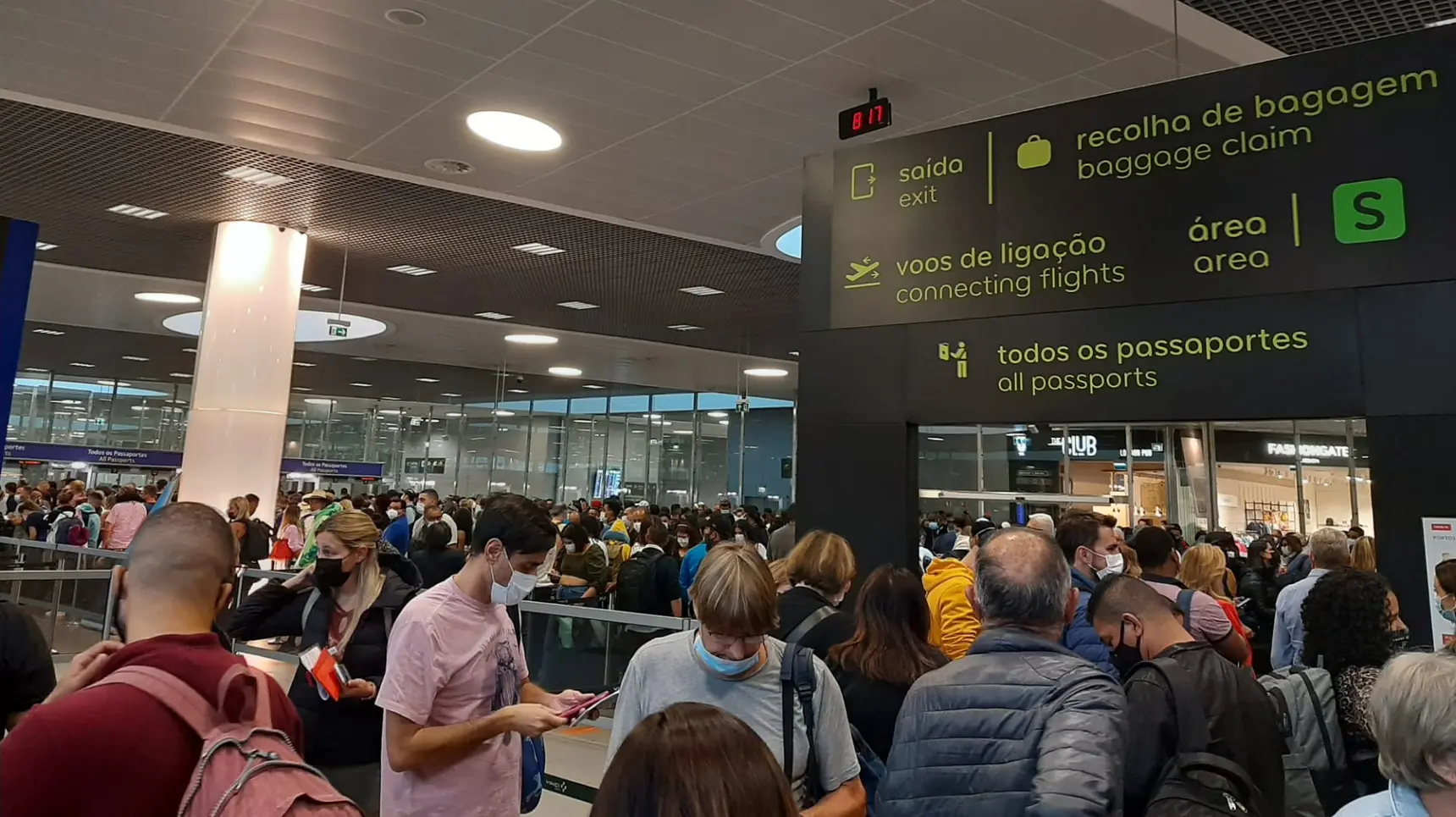 Carneiro wants to know whether the Government has a contingency plan for airports