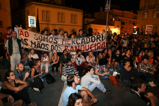  S&atilde;o Bento &eacute; o local escolhido para uma Assembleia Popular 
(fotografia: Ant&oacute;nio Cotrim, Lusa) 