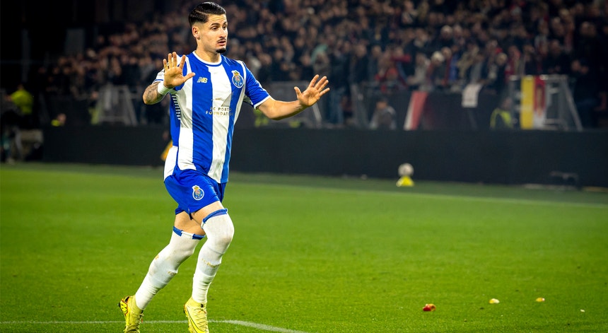 Imagem de Borja Sainz e Luuk de Jong de regresso aos treinos