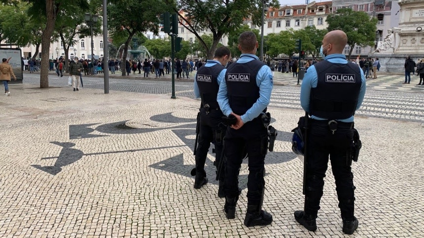 Imagem de "Ligada às máquinas". ASPP diz que a polícia está em situação crítica