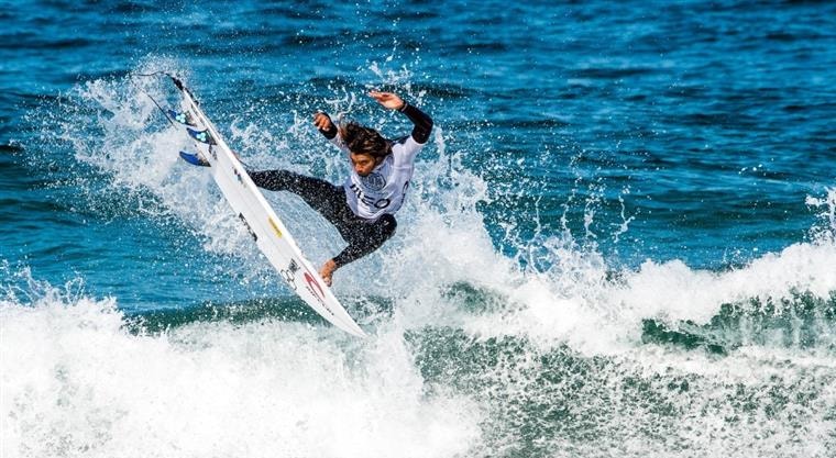 Miguel Blanco vai surfar com os melhores do mundo em Peniche
