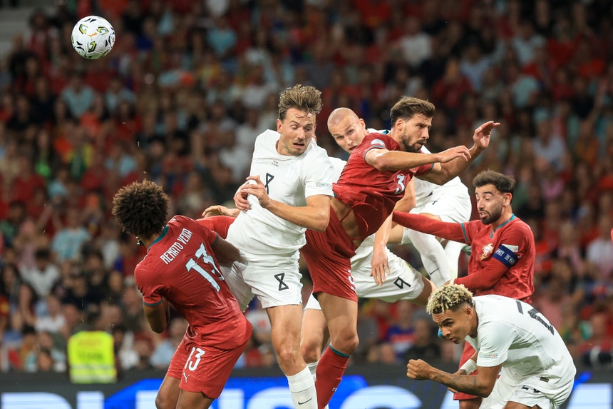 Imagem de Portugal pode garantir `quartos` em pleno caso Ronaldo