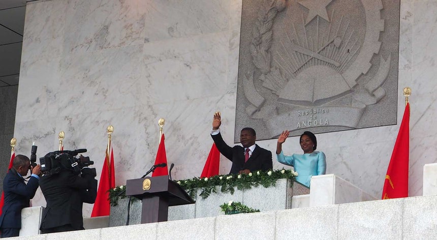 Presidente angolano muda chefias militares com 19 exonerações e 54 nomeações