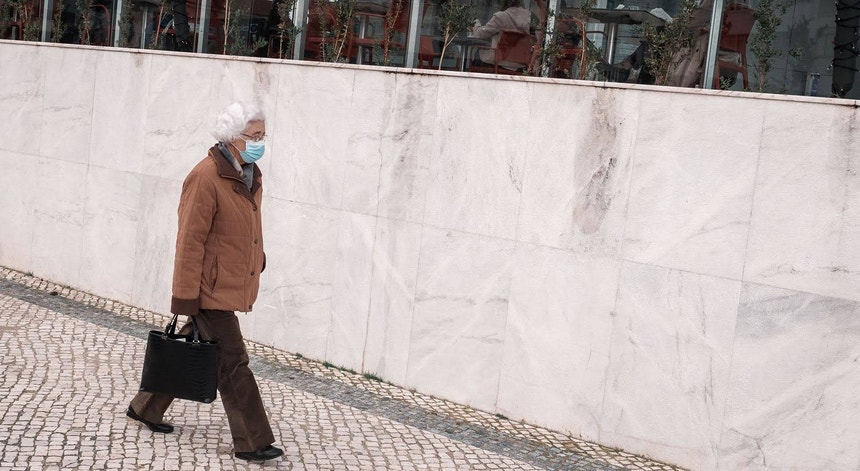 Imagem de Portugal registou 1.265 casos de gripe na semana do Natal e excesso de mortalidade nos idosos