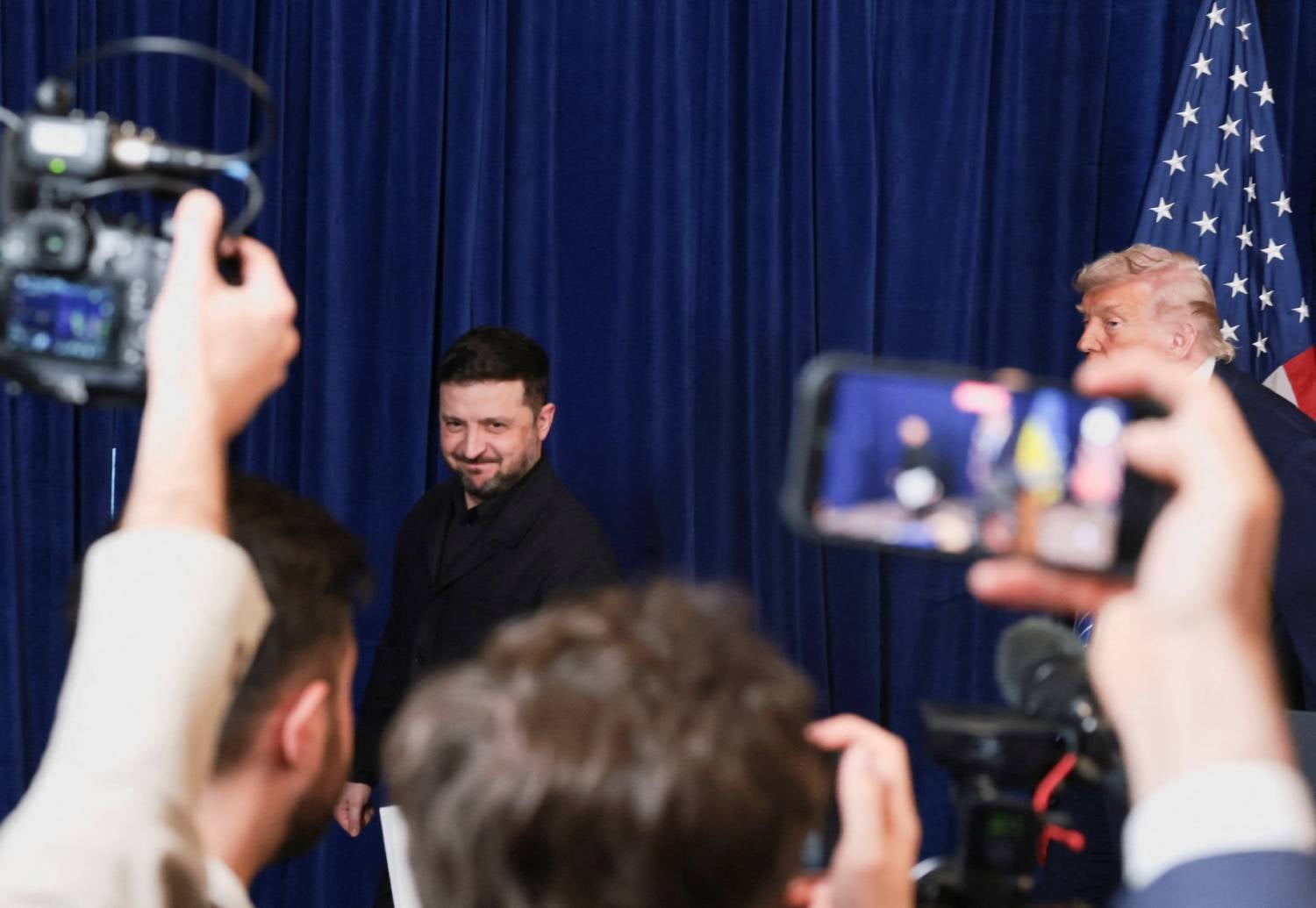 Zelensky reitera que Ucrânia precisa do apoio dos EUA e não confia em Putin