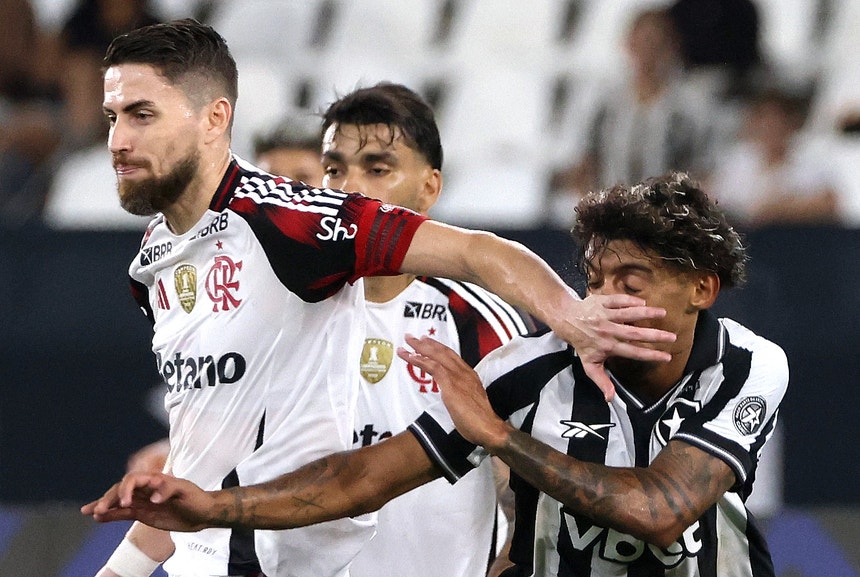 Imagem de Flamengo, de Leonardo Jardim, vence Botafogo e sobe a terceiro do Brasileirão