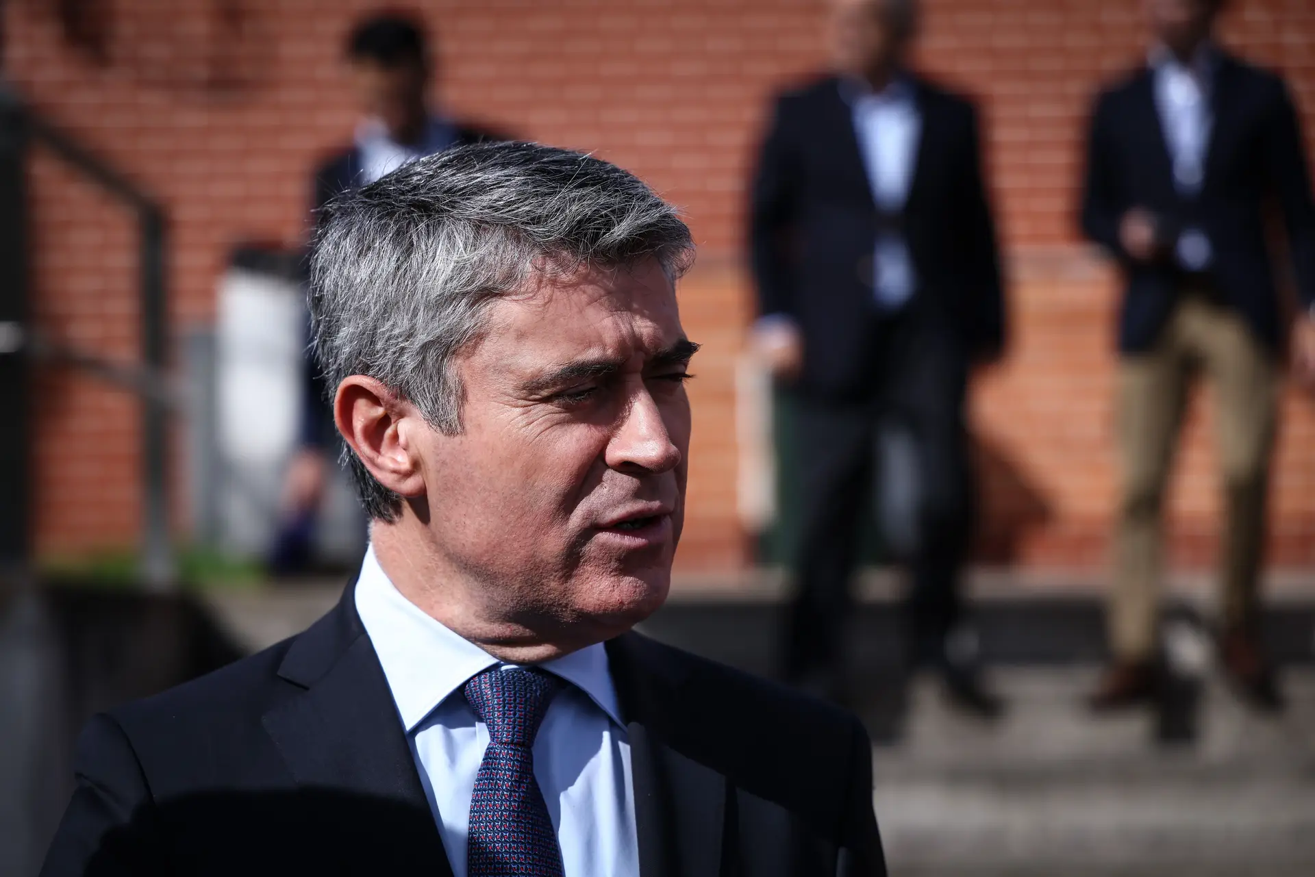 Carneiro accuses Government of dismissing hospital administrations for political reasons