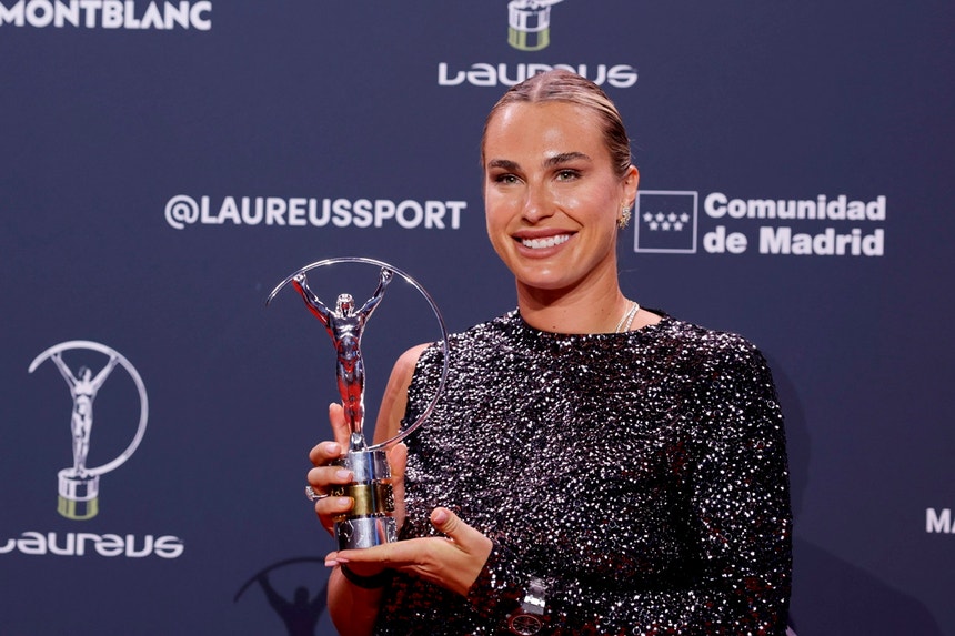 Tenistas Carlos Alcaraz e Aryna Sabalenka vencem prémio Laureus