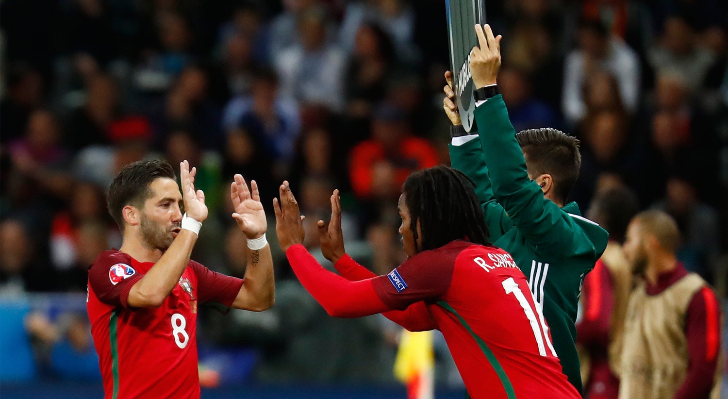  A estreia no Euro2016, frente &agrave; Isl&acirc;ndia. Sanches entra ao minuto 71 e n&atilde;o consegue evitar o empate de Portugal. 