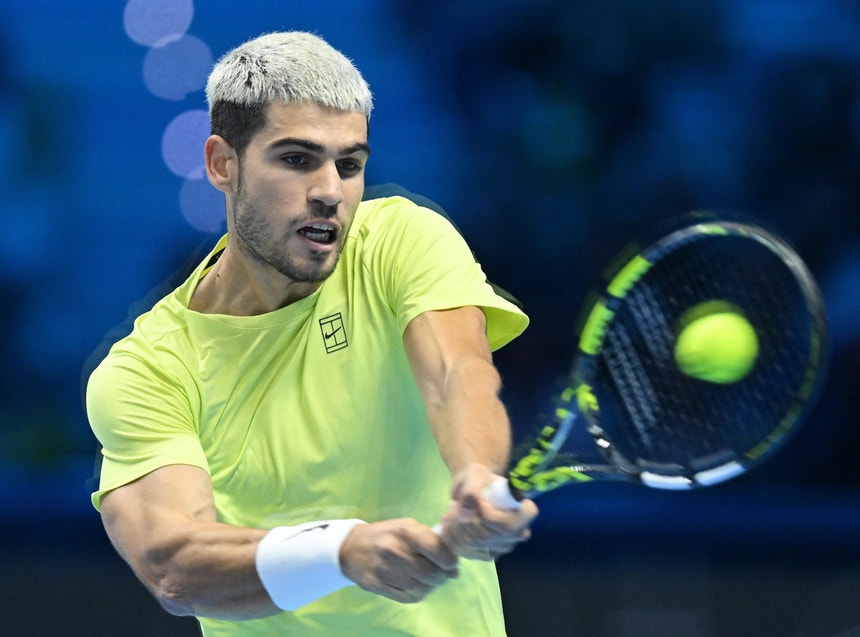 Imagem de Carlos Alcaraz desiste da fase final da Taça Davis com lesão na coxa direita