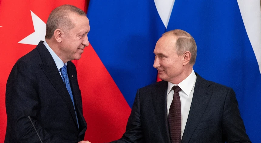 Erdogan e Putin voltam a encontrar-se para falar da guerra no Médio Oriente 
