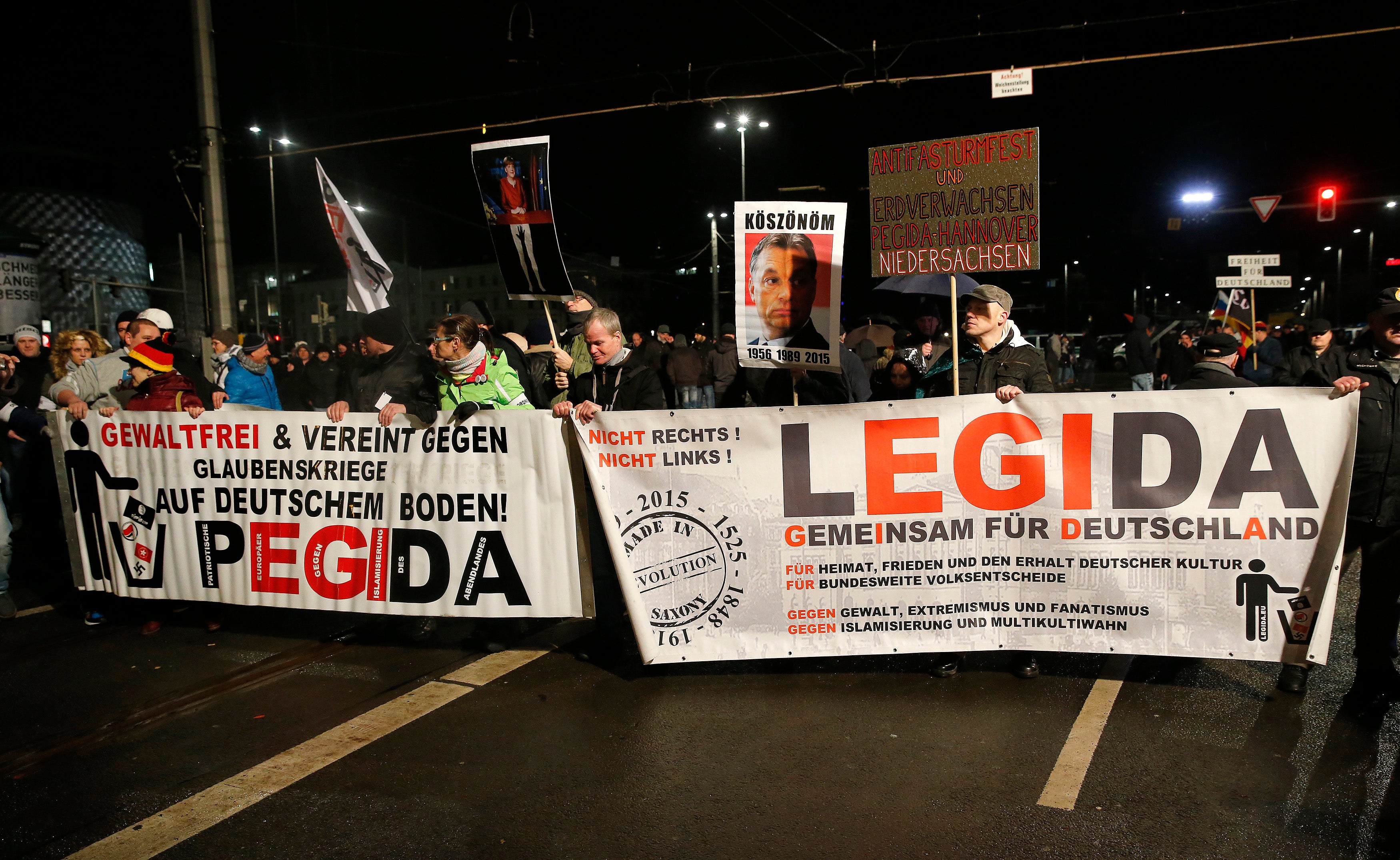 Manifesta&ccedil;&atilde;o pac&iacute;fica anti-imigrantes organizada pelo Legida em Leipzig dia 11 de janeiro de 2015 Foto: Reuters