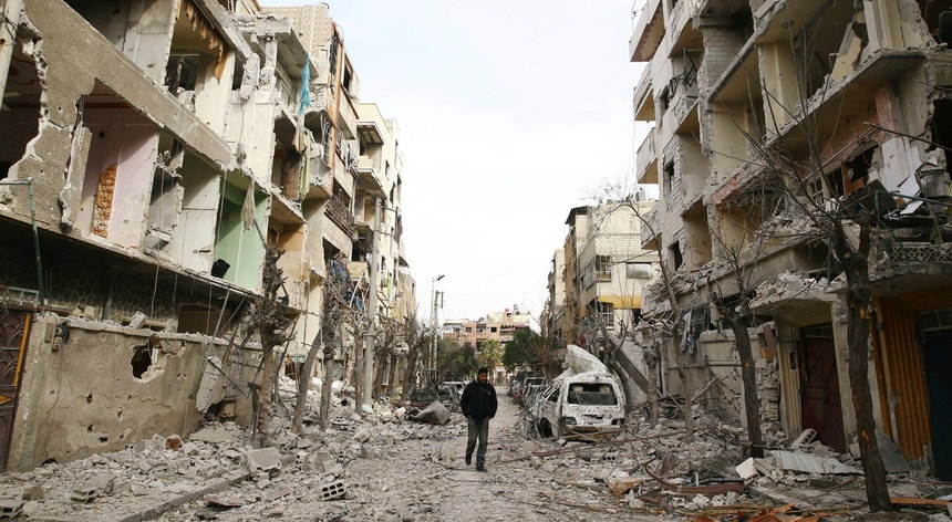 Em sete dias de bombardeamentos consecutivos terão morrido pelo menos 510 pessoas em Ghouta, na Síria
