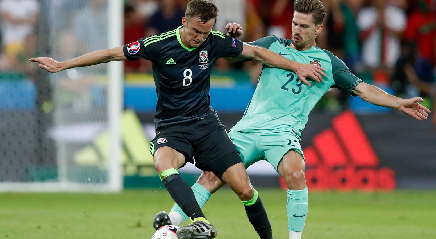  Carl Recine - Reuters 