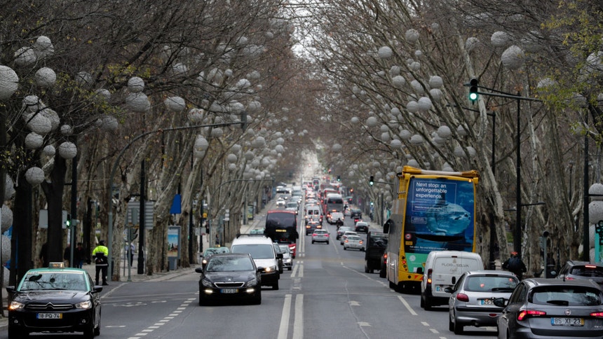 Deputados municipais recomendam a fiscalização e regulação do tráfego rodoviário na Baixa
