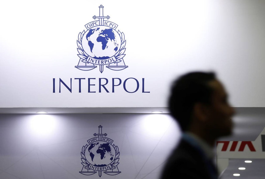 Interpol emite mandado de captura para mulher de diplomata ...