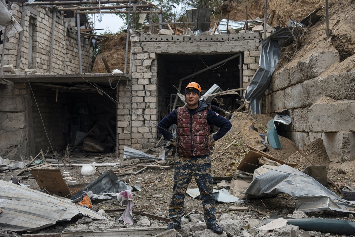  Destrui&ccedil;&atilde;o devido a bombardeamentos em Stepanakert | Reuters 
