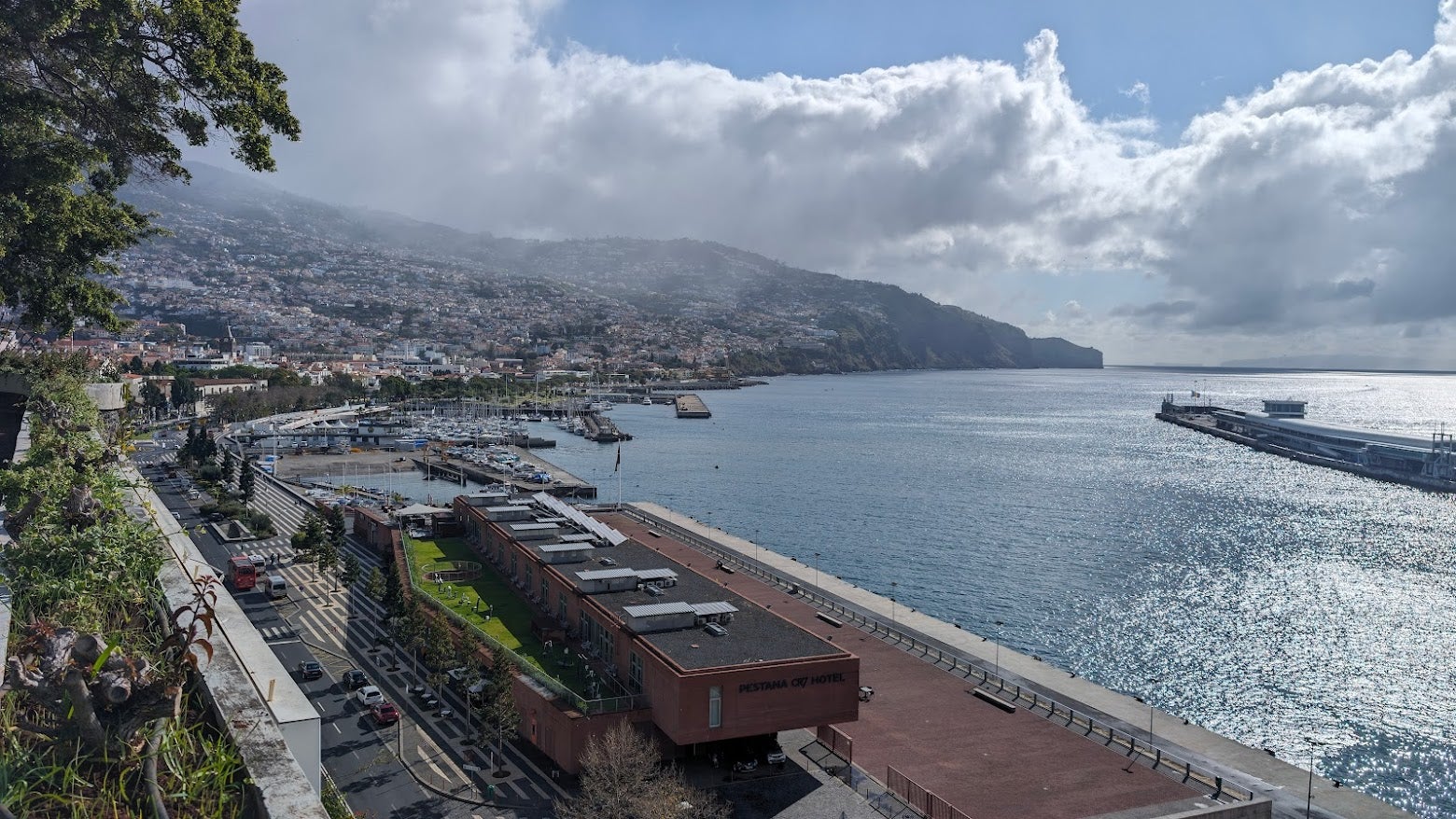 Strong winds disrupt flights at Madeira International Airport