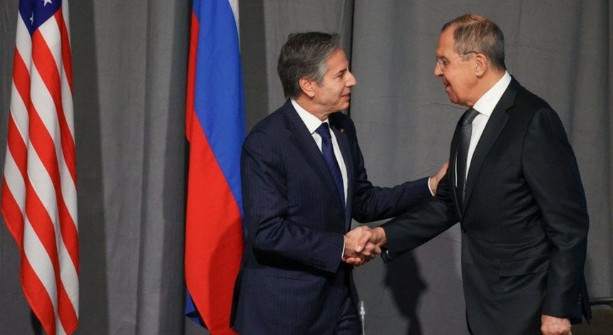 Antony Blinken e Serguei Lavrov vão debater a situação na Ucrânia
