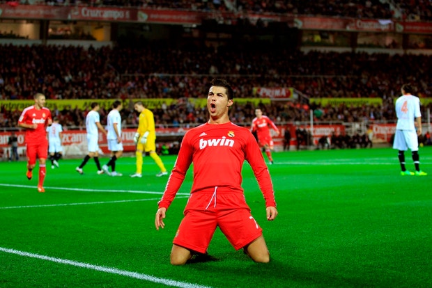 Ronaldo festeja mais um dos seus golos num estádio adversário
