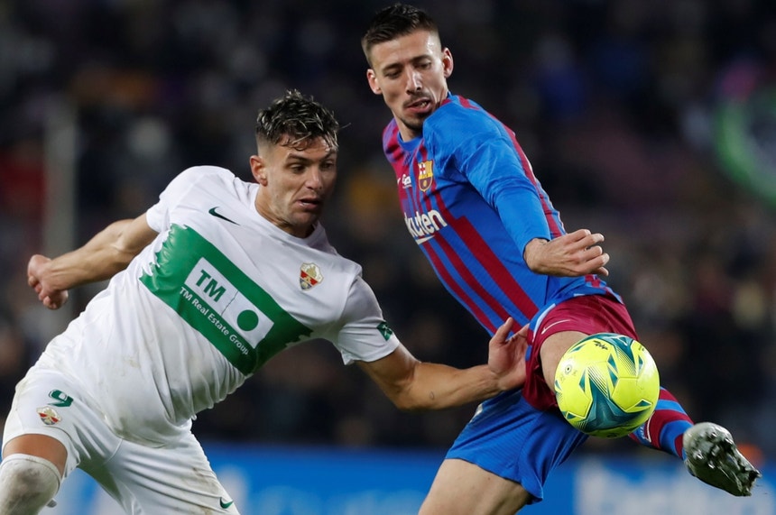 Lenglet, à direita na foto, vai jogar pelos "colchoneros"
