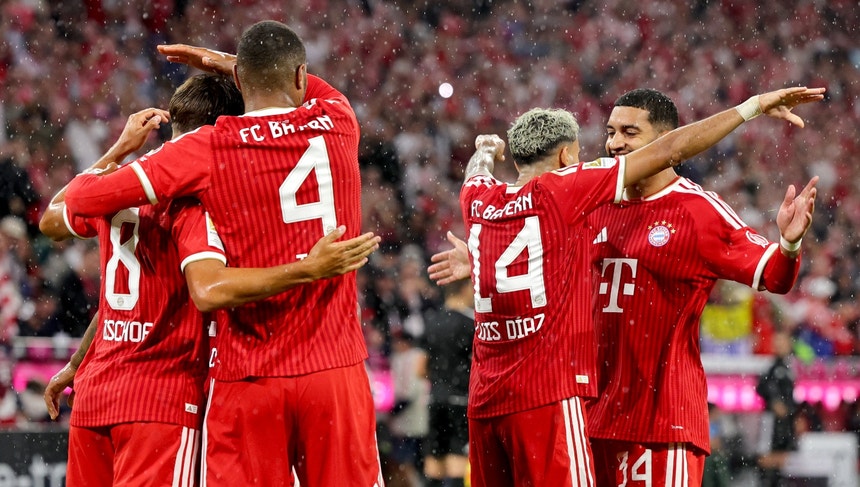 Bayern inicia defesa do título com goleada, Kimmich a assistir e recorde de Neuer
