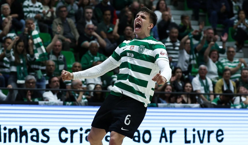 Imagem de Sporting conquista terceiro título nacional de andebol consecutivo