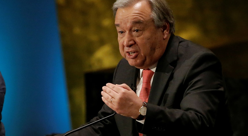 António Guterres, durante um debate na ONU entre os 12 candidatos a secretário-geral
