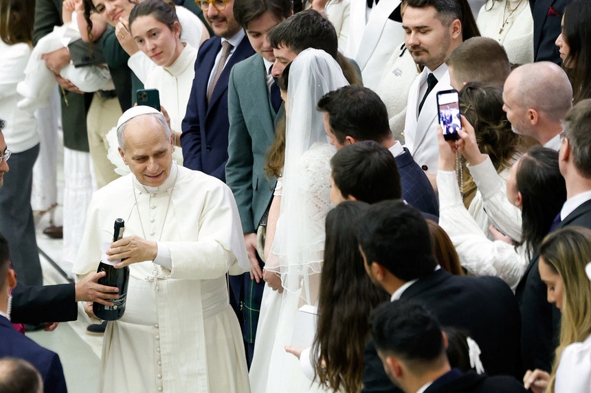 Imagem de Papa Leão XIV avalia convite de Trump para integrar Conselho de Paz
